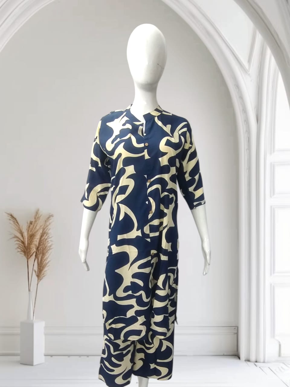 Women's Rayon 14 KG Heavy Printed Kurta & Pant Set