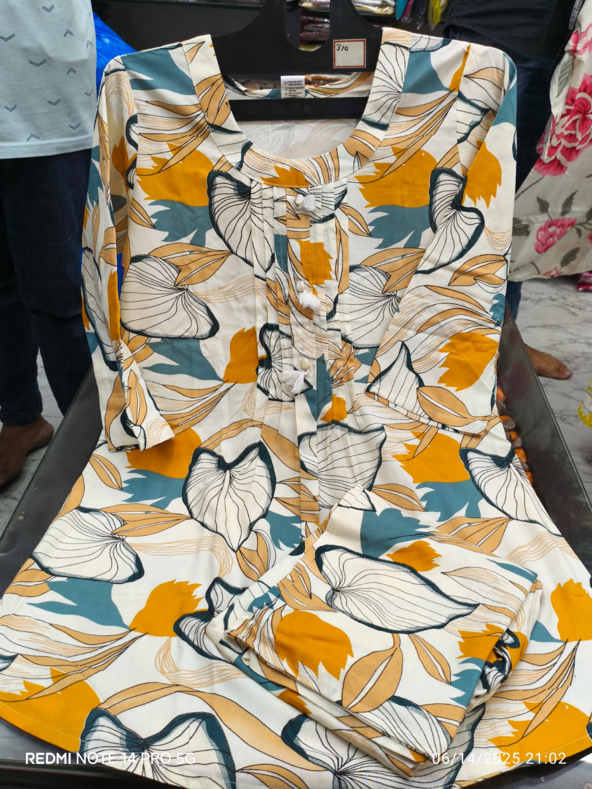 Short kurti co-ord set rayon 18kg