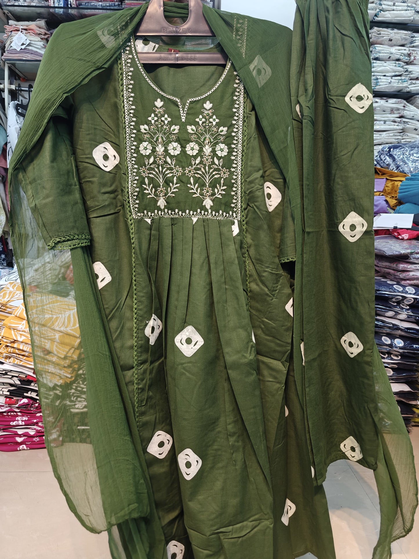 Vibrant Cotton Chunri 60-60 Printed 3pc Suit