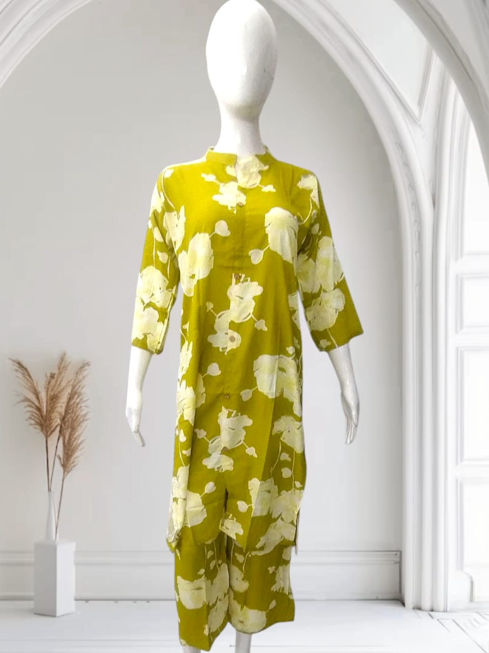 Women's Rayon 14 KG Heavy Printed Kurta & Pant Set