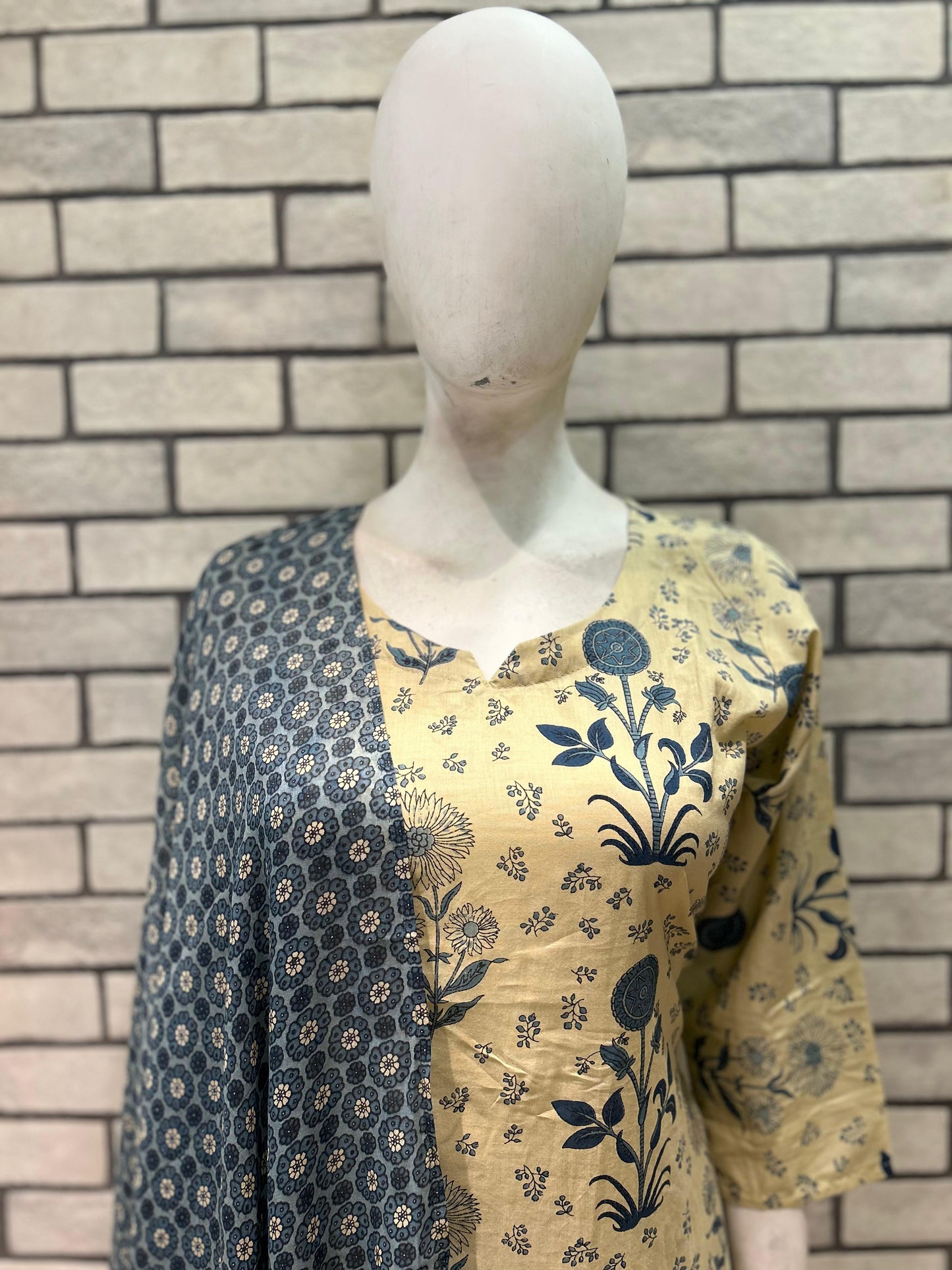 Women's Cotton 60-60 Printed Kurta Set with Dupatta Quality.