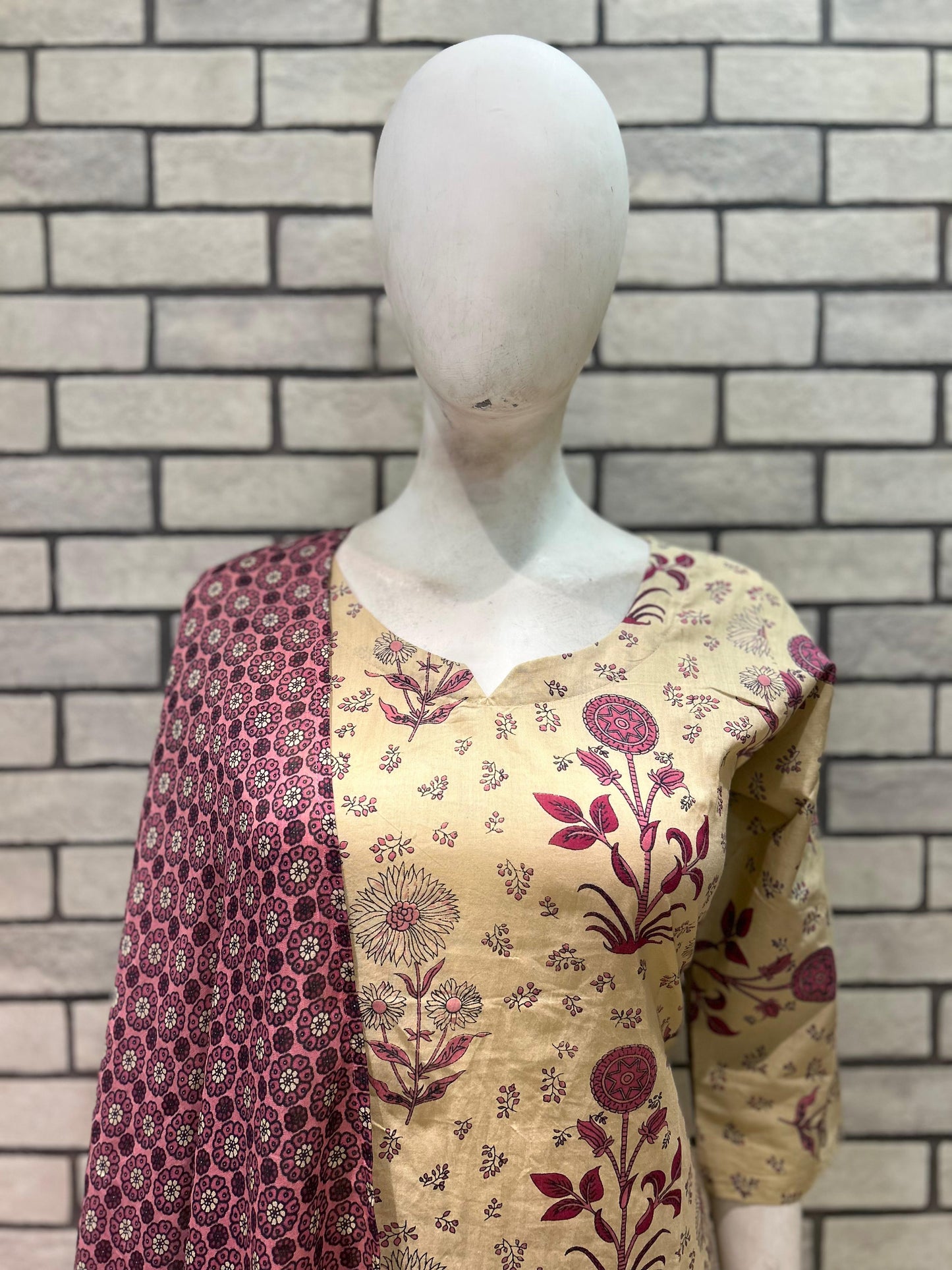 Women's Cotton 60-60 Printed Kurta Set with Dupatta Quality.