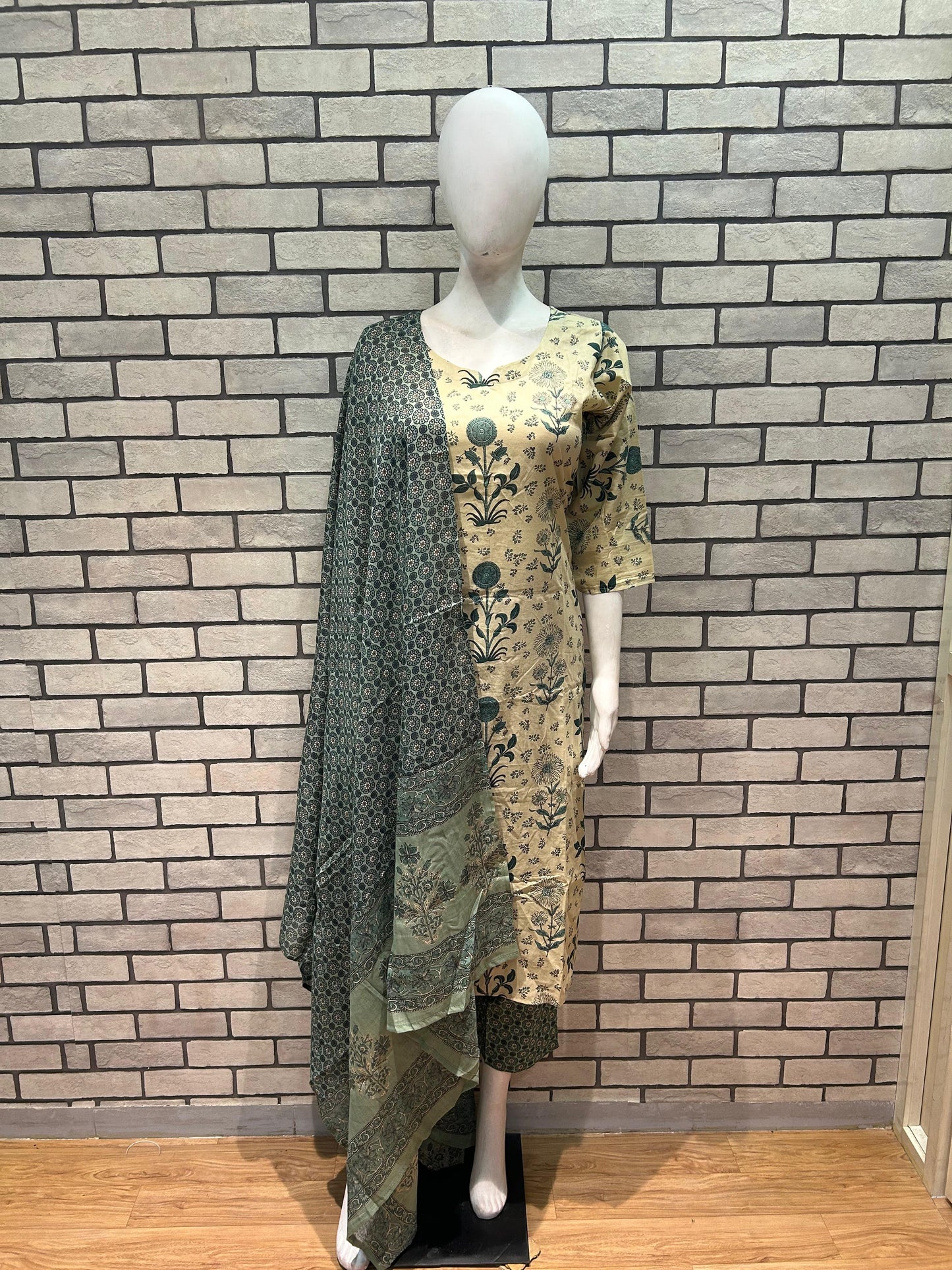 Women's Cotton 60-60 Printed Kurta Set with Dupatta Quality.