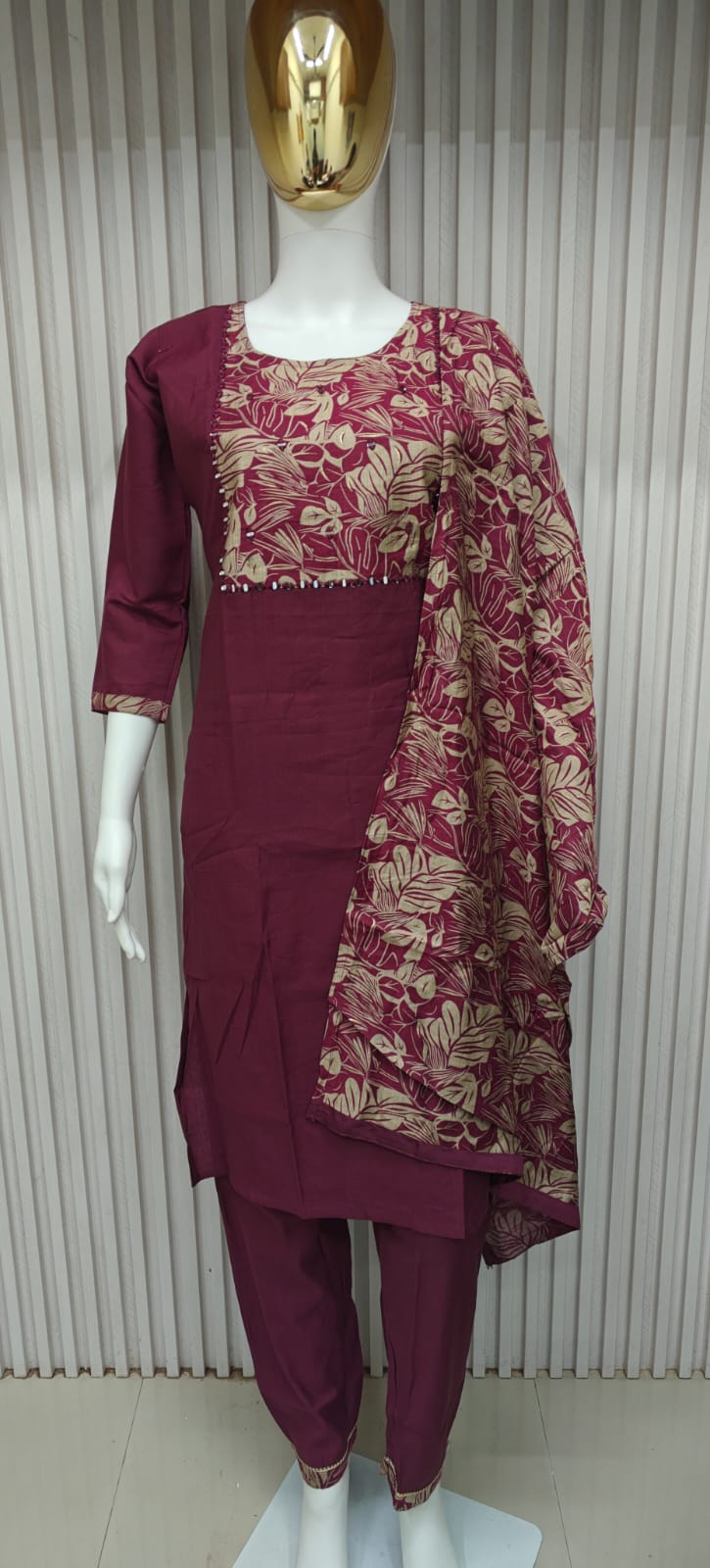 striking straight-cut kurti